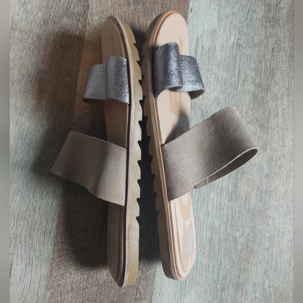 Sorel Women's Sandal Ella II Slide Light Brown Silver Strap Size 9.5 Comfy